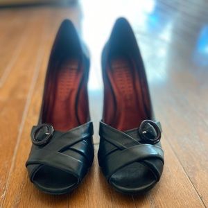 Bronx Rita Black Peep Toe Heeled Buckle Front Pump